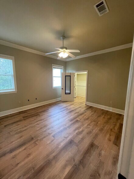 Building Photo - 1200 E Main St