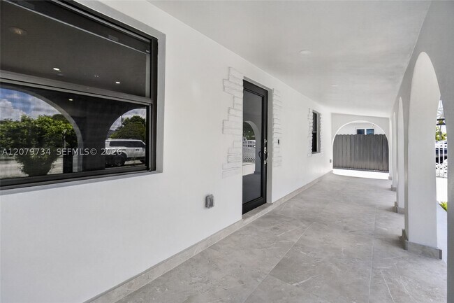 Building Photo - 1011 NW 30th Pl