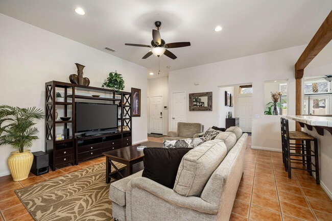 Building Photo - 53845 Avenida Alvarado