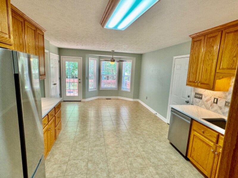 Building Photo - 64 Lakewind Ct