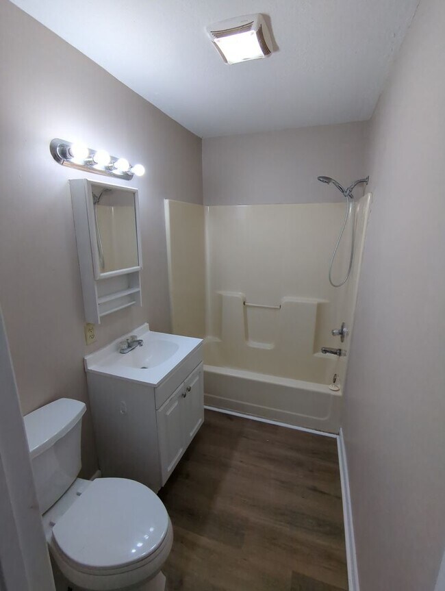 Building Photo - 115 Summerfield Rd