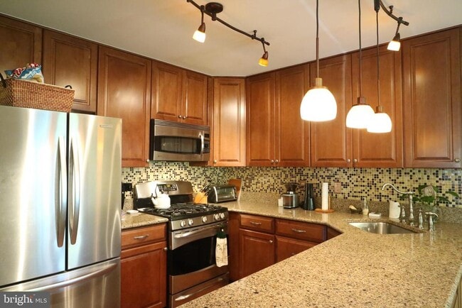 Building Photo - 7807 Spruce Mill Dr