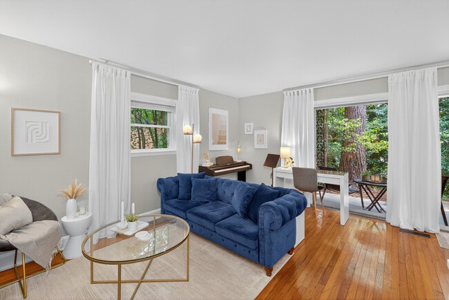 Building Photo - 930 Norland Rd