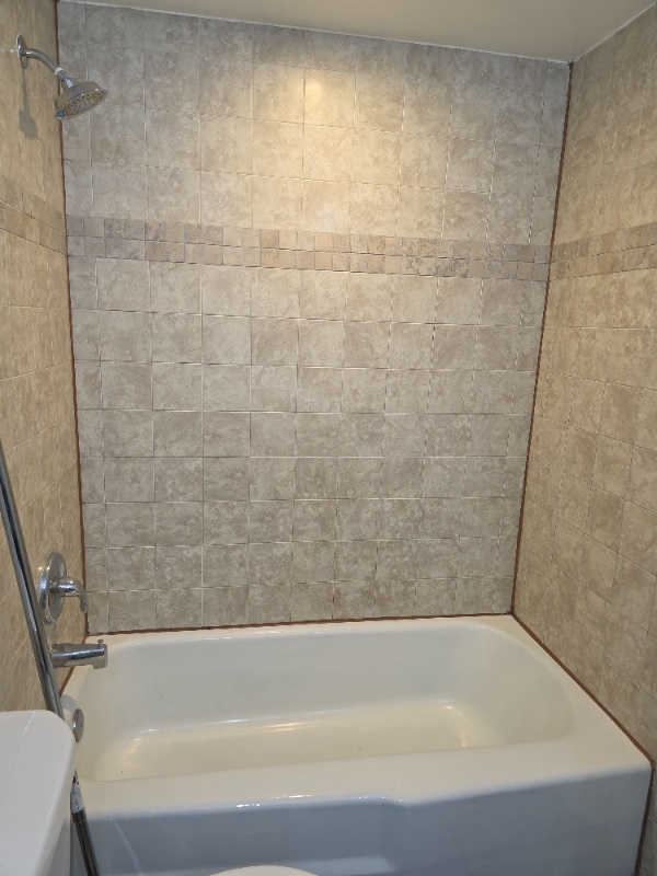 Building Photo - 15546 Sunset Dr