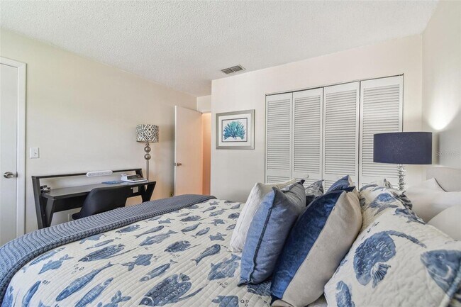 Building Photo - 2087 Hunters Glen Dr