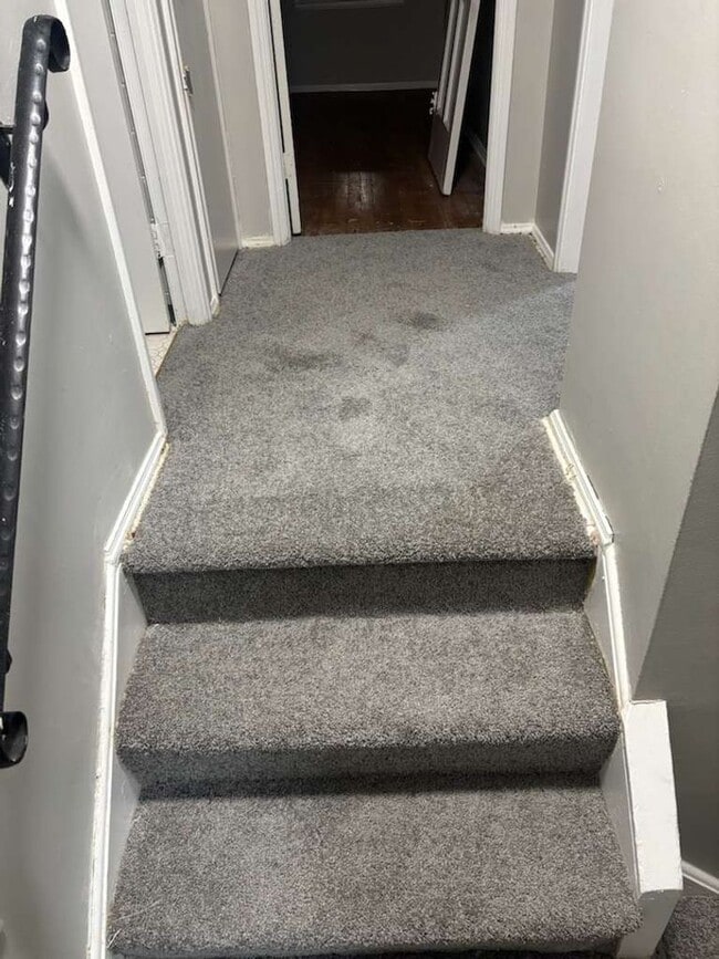 Building Photo - 3 BED 1 BATH BEAUTIFUL SINGLE FAMILY HOME