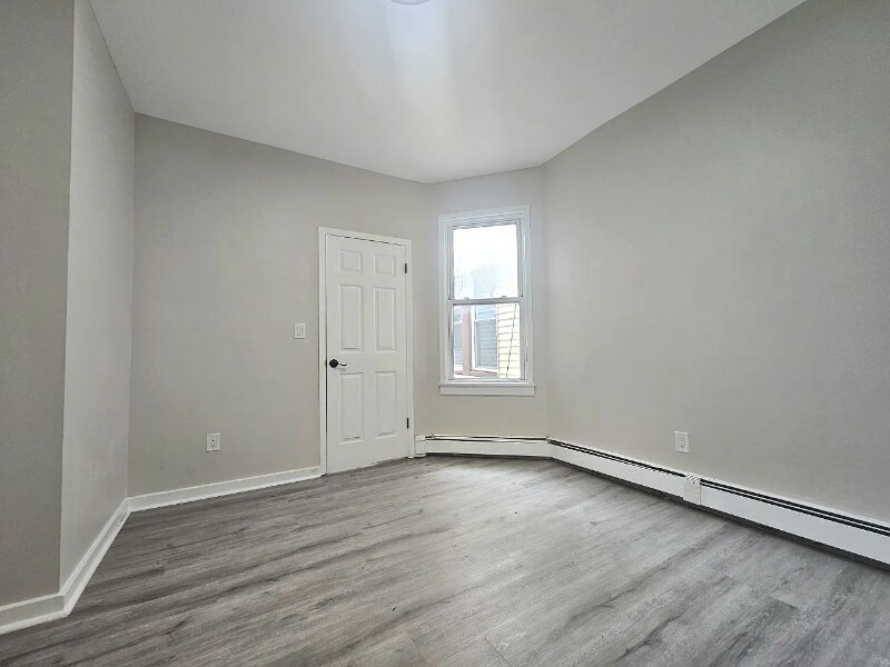 Building Photo - 137 Wilkinson Ave