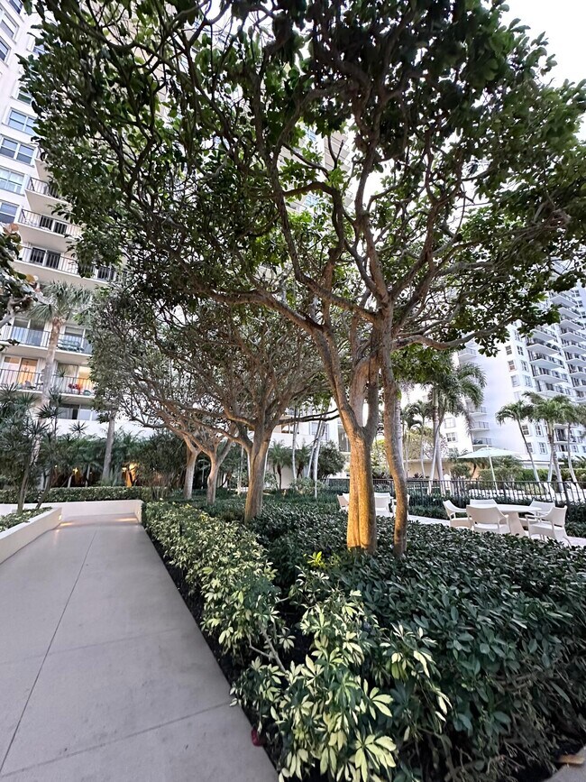 Building Photo - 1801 S Flagler Dr