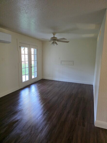 Building Photo - 1203 Floyd Ave