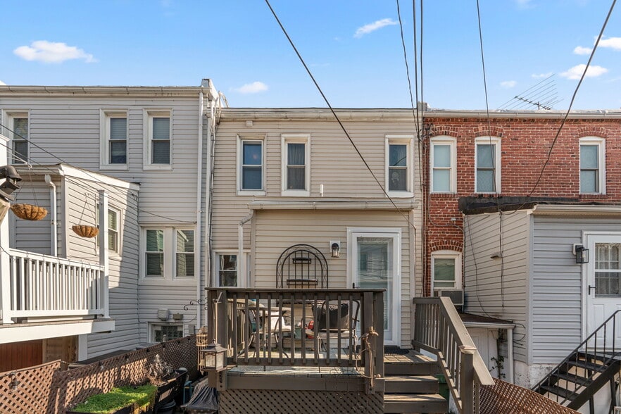 Building Photo - 1104 Weldon Ave