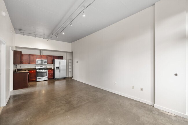 Building Photo - 701 Lamont St NW