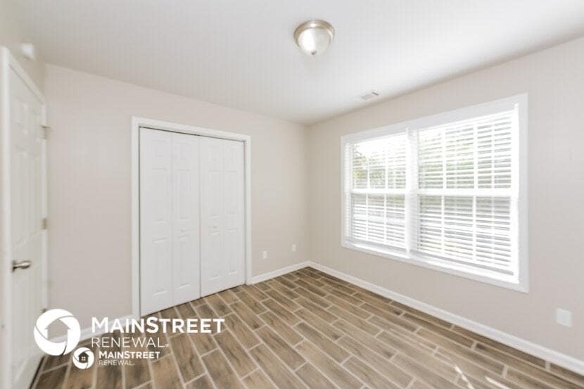 Building Photo - 2295 Lark St