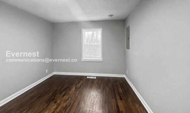 Building Photo - Spacious 3-Bedroom Home with Deck and Modern Appliances