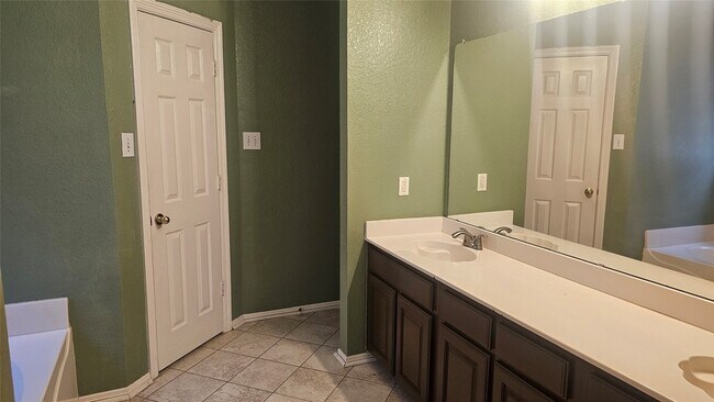 Building Photo - 4902 Landrun Ln