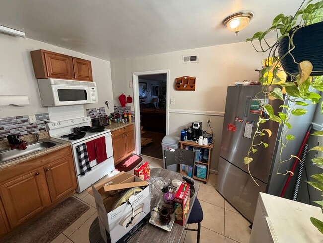 Building Photo - 3212 Barton Ave