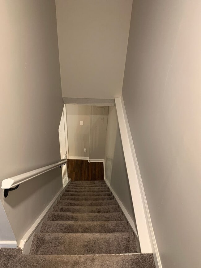 Building Photo - Trendy Renovated Raleigh Townhome In Ralei...