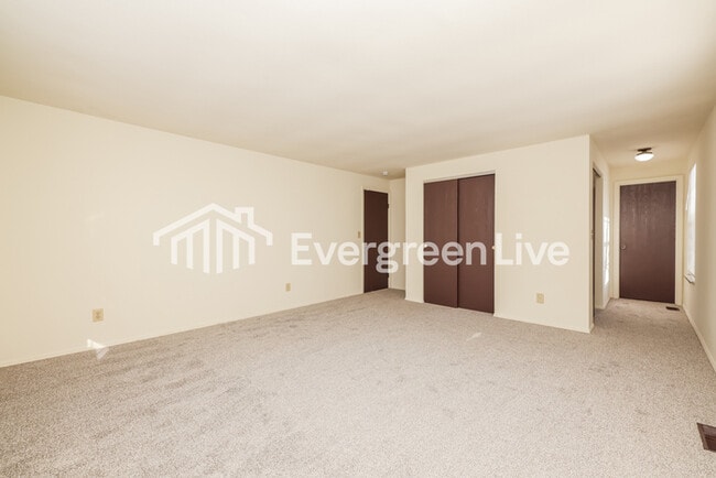 Building Photo - 6125 Honeygate Dr