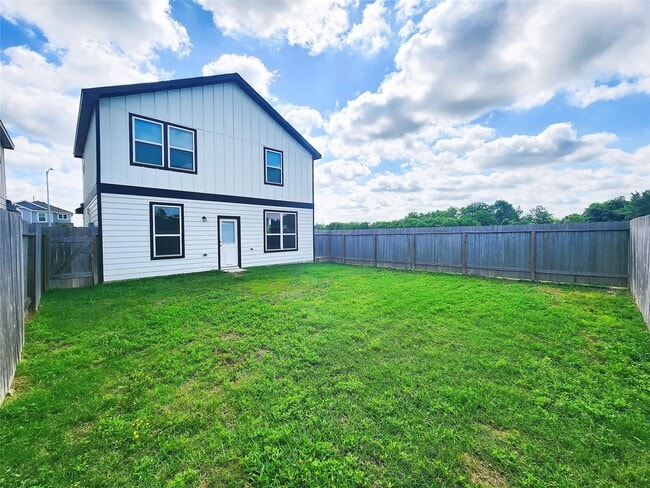 Building Photo - 14503 Sweet Cherry Dr