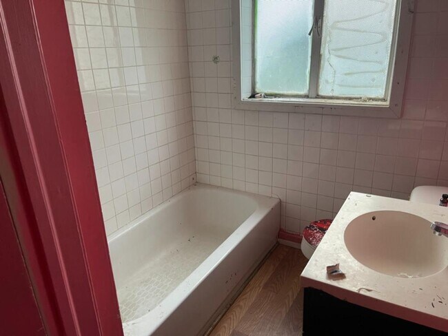 Building Photo - 2124 47th St Ensley