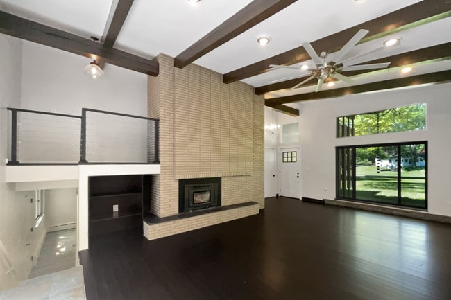 Building Photo - 2645 Hickory Ct