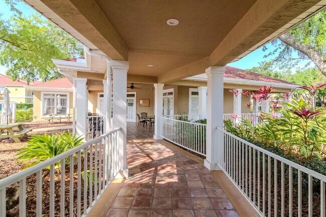 Building Photo - 9481 Highland Oak Dr