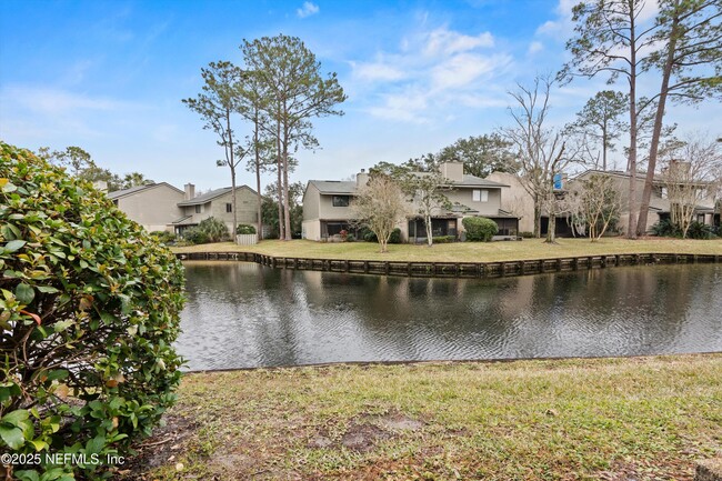 Building Photo - 7701 Baymeadows Cir W