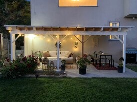 Building Photo - 5305 Calatrana Dr
