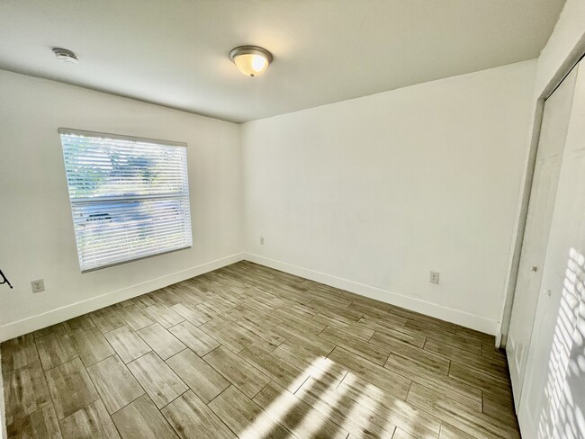 Building Photo - 3720 SW 8th Pl
