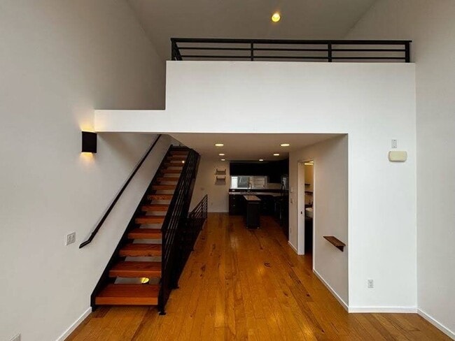Building Photo - Modern Townhome For Lease Near Columbia City | 2 Bed | 2.5 Bath | A/C | Covered Parking