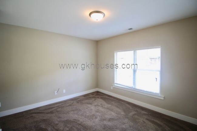 Building Photo - 5525 Park Side Rd