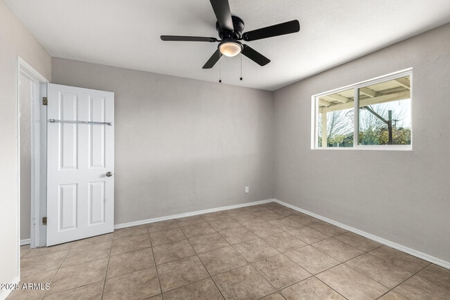 Building Photo - 3020 W El Caminito Dr