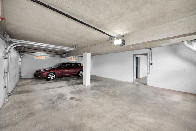 Building Photo - 3873 E Galbraith Rd