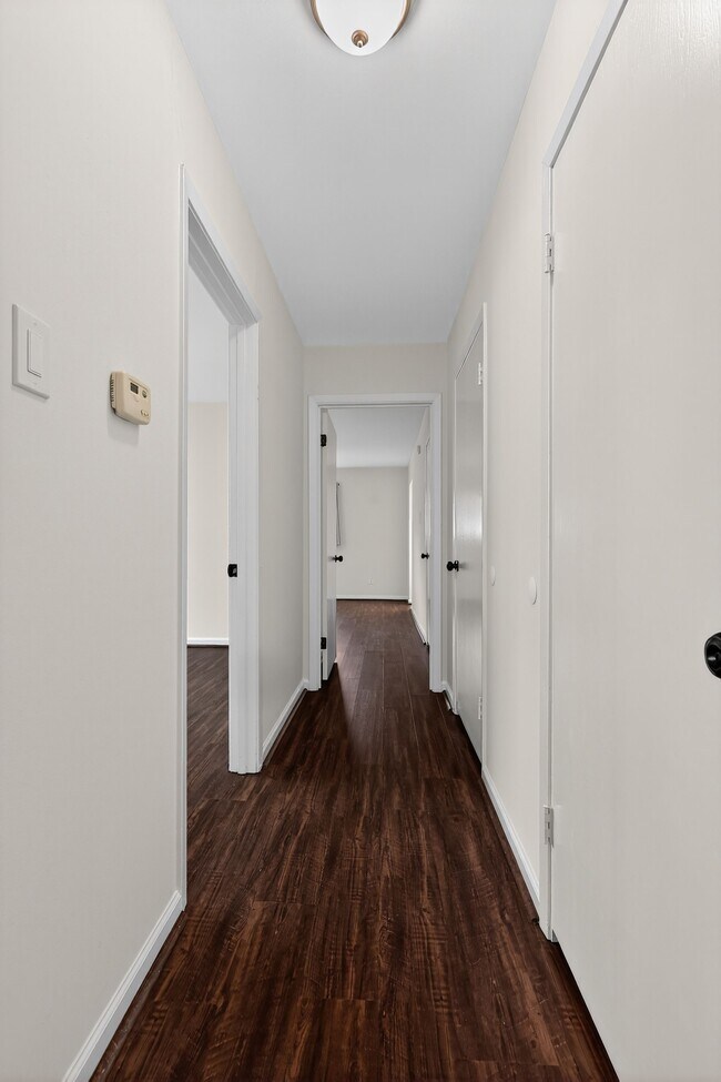 Building Photo - 6031 Rutherglenn Dr