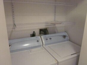 Building Photo - Spacious Condo in a Gated Community in Tracy