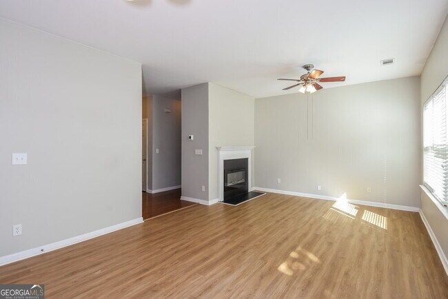 Building Photo - 3643 Roseman Landing