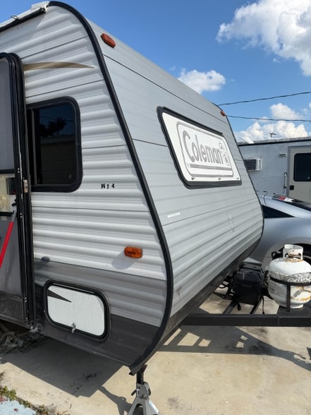 Building Photo - 196 13th St