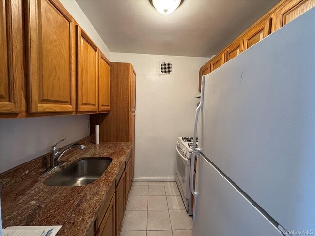 Building Photo - 108-49 63rd Ave