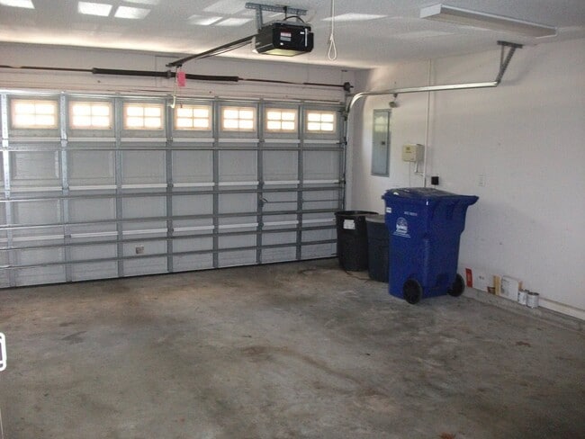 Building Photo - 432 Chamberlain Dr