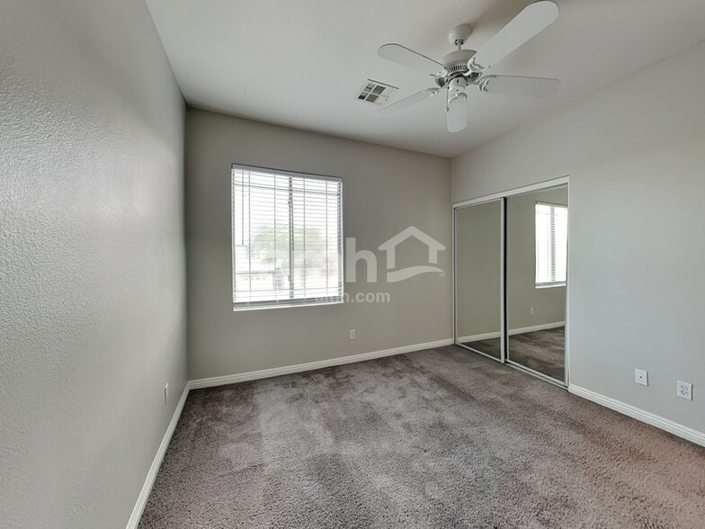 Building Photo - 9028 W Wolf Dancer Ave