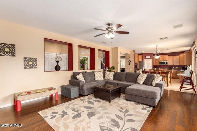 Building Photo - 5118 W Swayback Pass