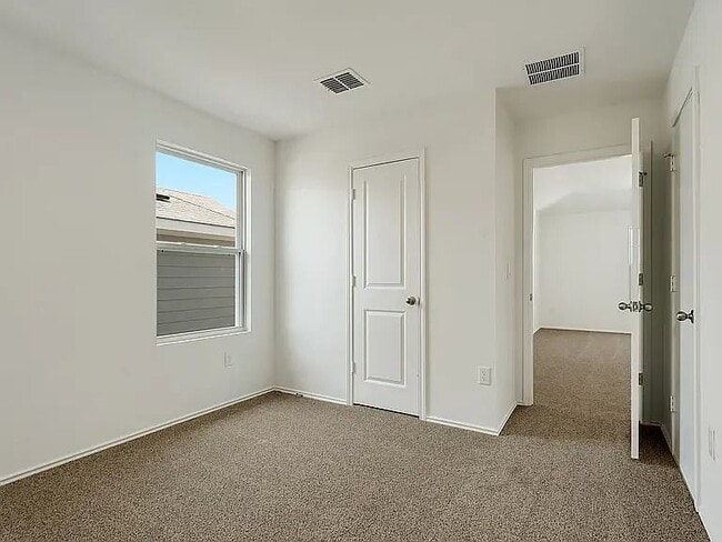 Building Photo - 12314 Silversmith Ln