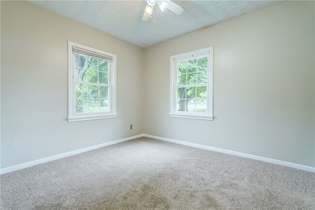 Building Photo - 4539 Dewey Ave