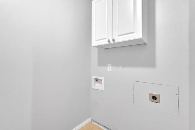Building Photo - 227 Valley Crest Dr