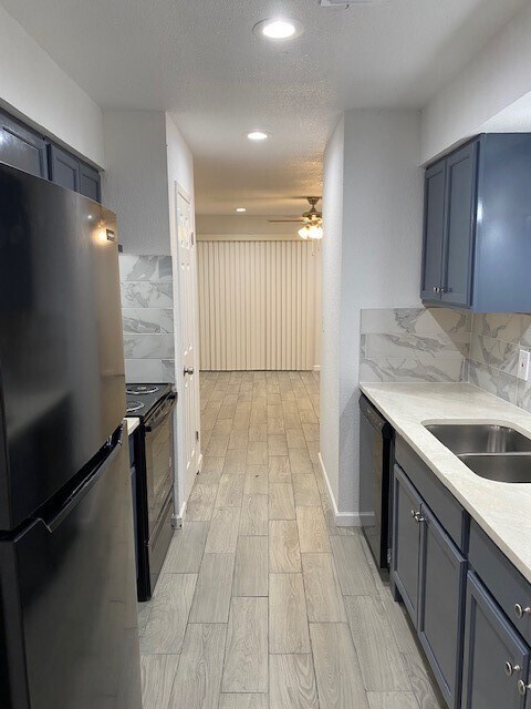 Building Photo - 12728 Shannon Hills Dr