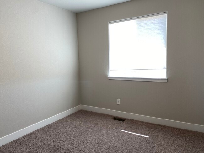 Building Photo - 2914 Loot Dr