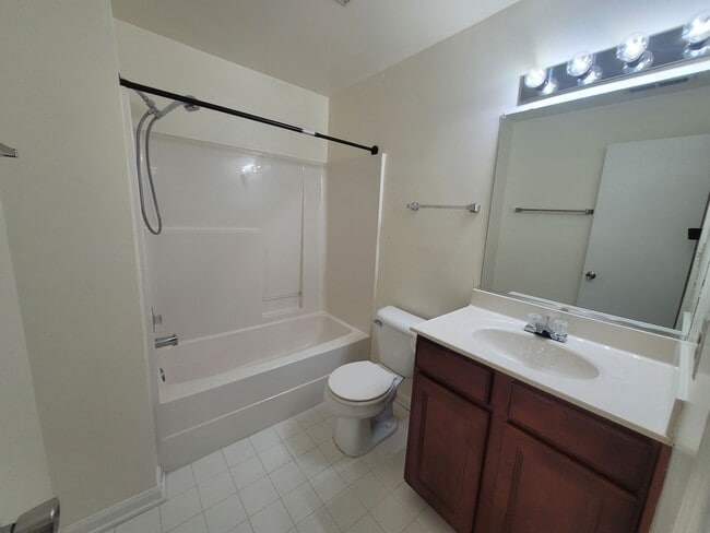 Building Photo - CONDO FOR RENT STAFFORD