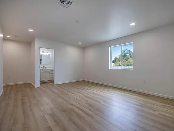 Building Photo - 938 E Waverly St