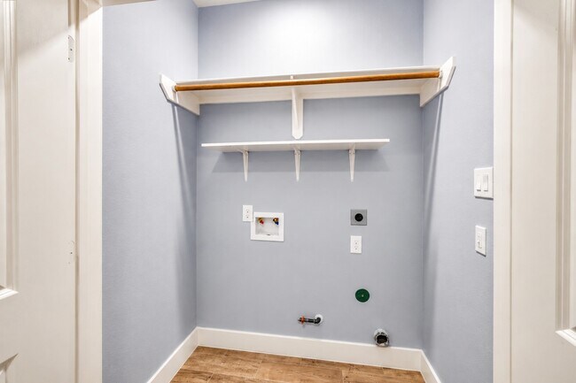Building Photo - 3605 Billingsley St