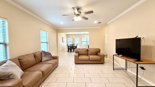 Building Photo - 11104 Santillana Loop