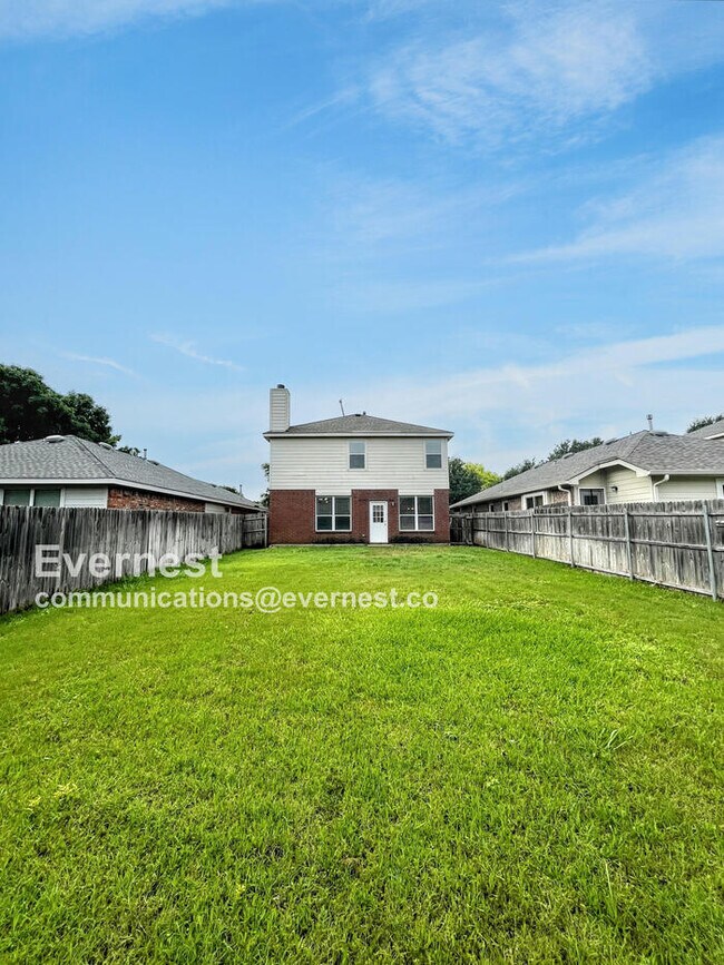 Building Photo - 11569 Petunia Dr